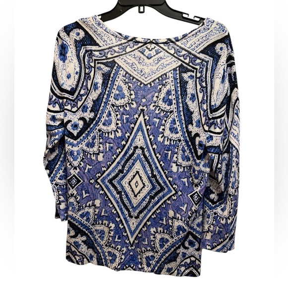 Chico’s Women’s Blue and White M Soft Knit Abstract Design Button Down Sweater - Picture 7 of 7